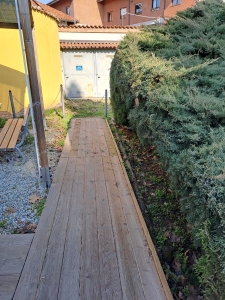 Percorso in legno vicino Scambialibro - 1